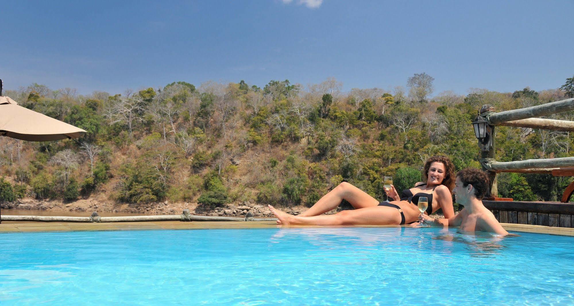 Serena Mivumo River Lodge Mkalinzu Eksteriør billede